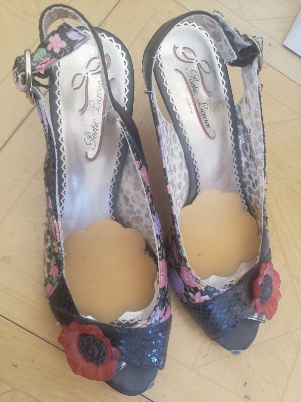 Poetic License Strappy Heels Size 6
